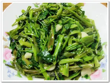 stir-fried cabbage with garlic