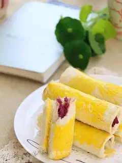 Gold cheese rolls