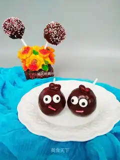 Bean sand and lollipop