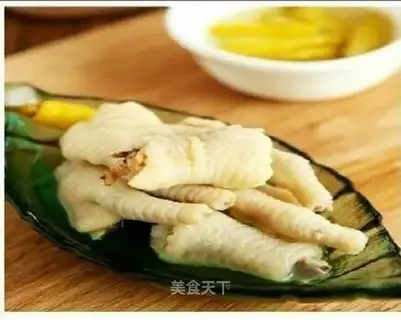 Homemade chili chicken claws
