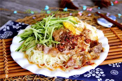 Spicy lamb noodles