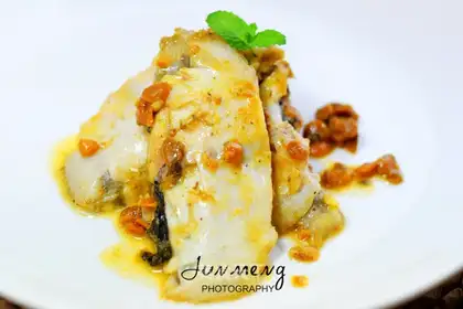 Panning bean fried fish