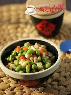 Soybeans with white fried meat