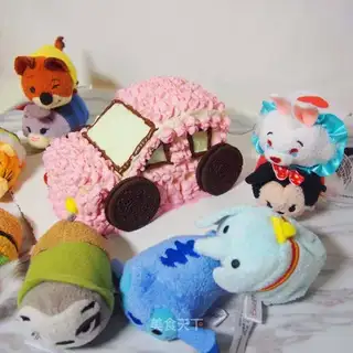 Pink little car cake