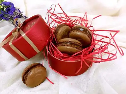 Chocolate Macalon