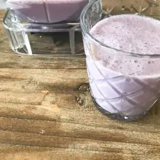 Blueberry milkshake