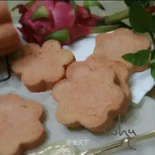 Pyramid fruit juice toast