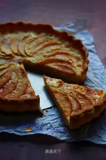 Apple pudding pie