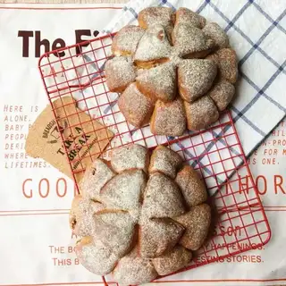 walnut plum buns