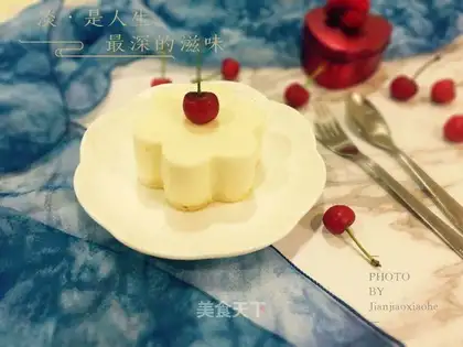 The white chocolate flower Domous