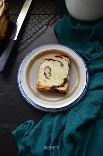 Red sugar toast