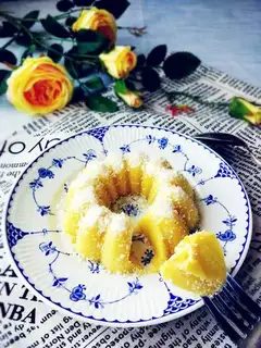 Coconut corn cake