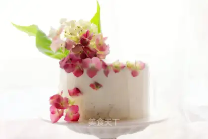 A tea vortex cake