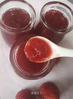 Homemade strawberry sauce