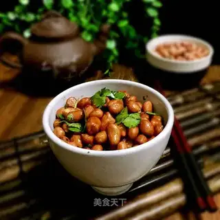 Old vinegar peanuts