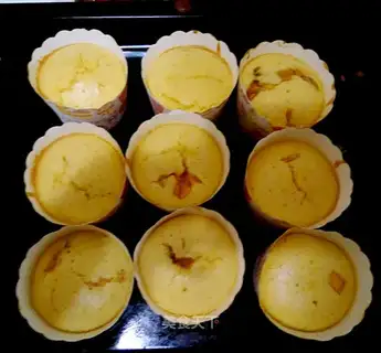 Mango cupcakes