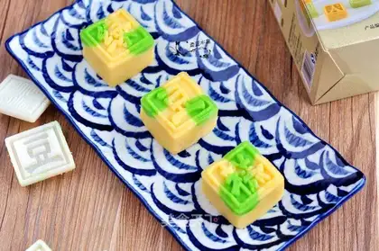 Two green bean cakes