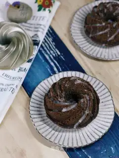 Black rice cyclone cake