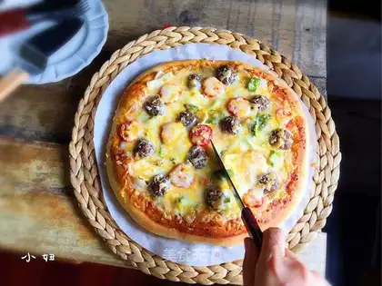 Beefball pizza