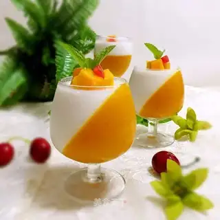 Mango yogurt mousse