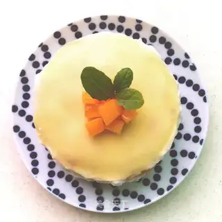 Mango lasagna cake