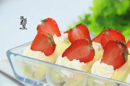 Strawberry roll