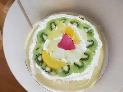 A thousand-storey fruit cake