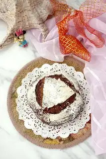 Red cranberry rose bread