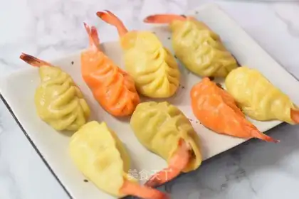 Colored shrimp dumplings