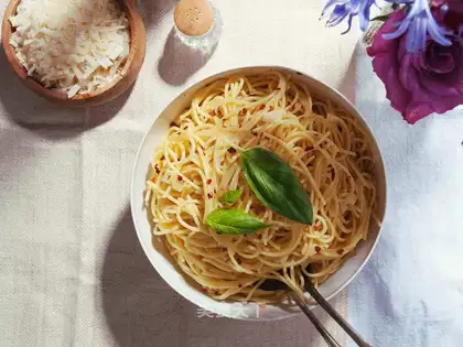 Garlic olive pasta