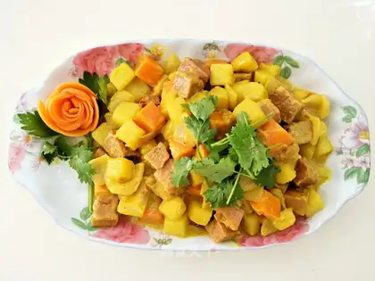 Curry potato stew