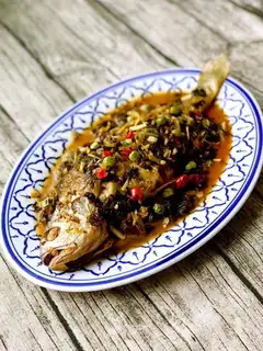 Snow-cooked yellow fish
