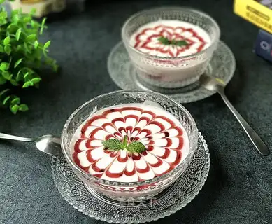 Blueberry jam, latte
