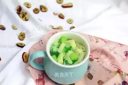 Winter high soup and vegetable noodles