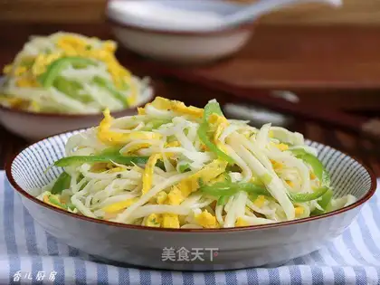 White green peppers, egg peels