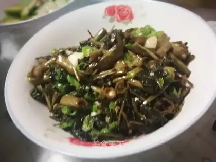 Pyramid garlic for dinner