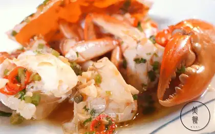 Fresh peppers with hot crabs