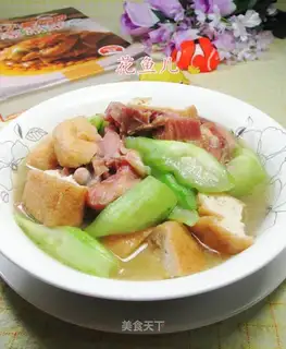 Smelt oil tofu to cook chicken legs