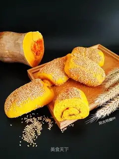 Pumpkin sesame rolls