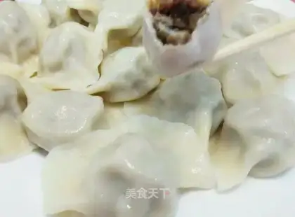 Fish and shrimp crawling dumplings