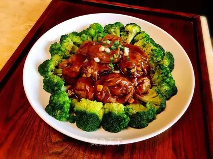 Noodles and meat