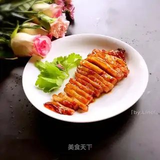 It's a wide honey sauce