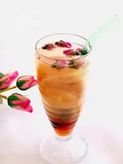 Rose lemon tea