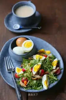 Egg and vegetable salad