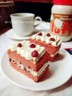 Red velvet bean cream cake