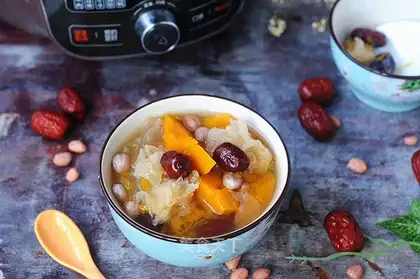 Silver ear pumpkin soup