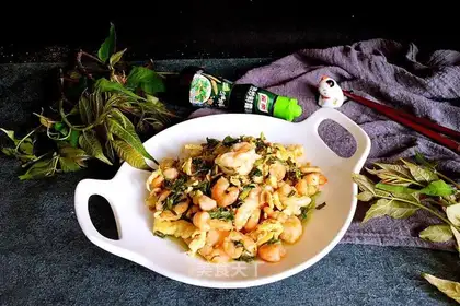 Shrimp fried eggs