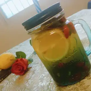 Fruit honey lemon tea
