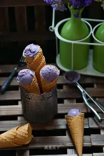 Blueberry ice cream
