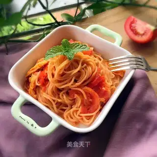 Tomato eggs. Noodles